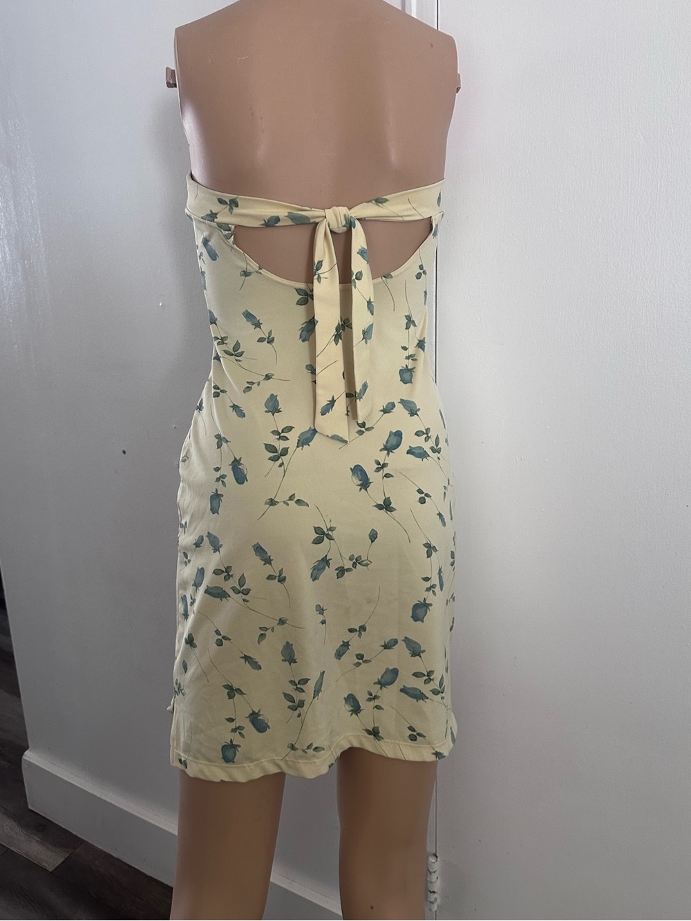 Vintage 90s/Y2K Forever 21 Floral Tube Dress w/ Back Cutout & Tie